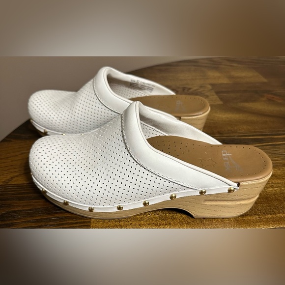 Dansko White Perforated with studs Mules with Tan Soles. New without box - Picture 2 of 7